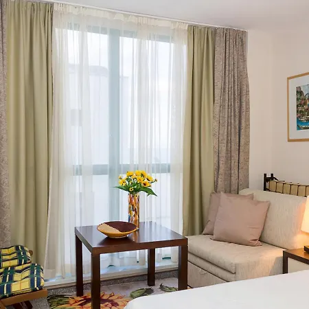 Sunny In Berlin, Steps From The Beach! By Flat Mаnager * Altın Kumlar