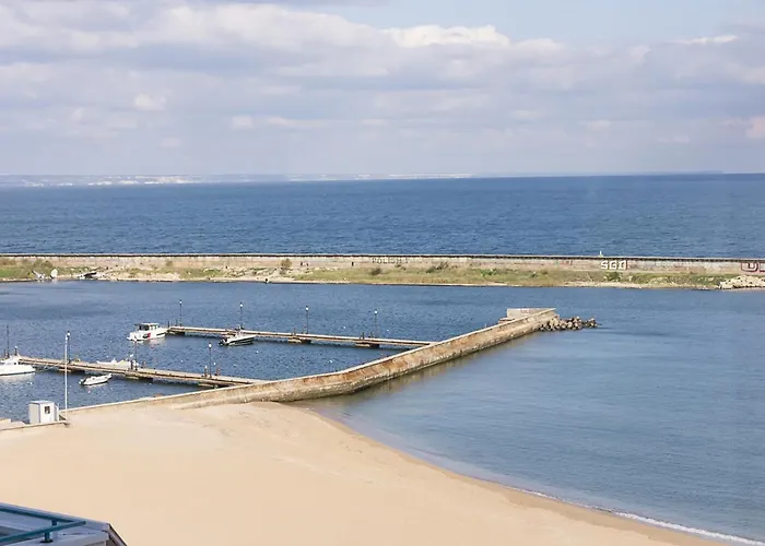 Sunny In Berlin, Steps From The Beach! By Flat Mаnager Golden Sands